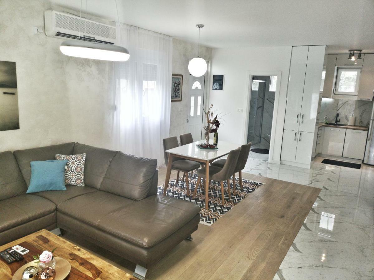 Apartments Tivat Exterior foto