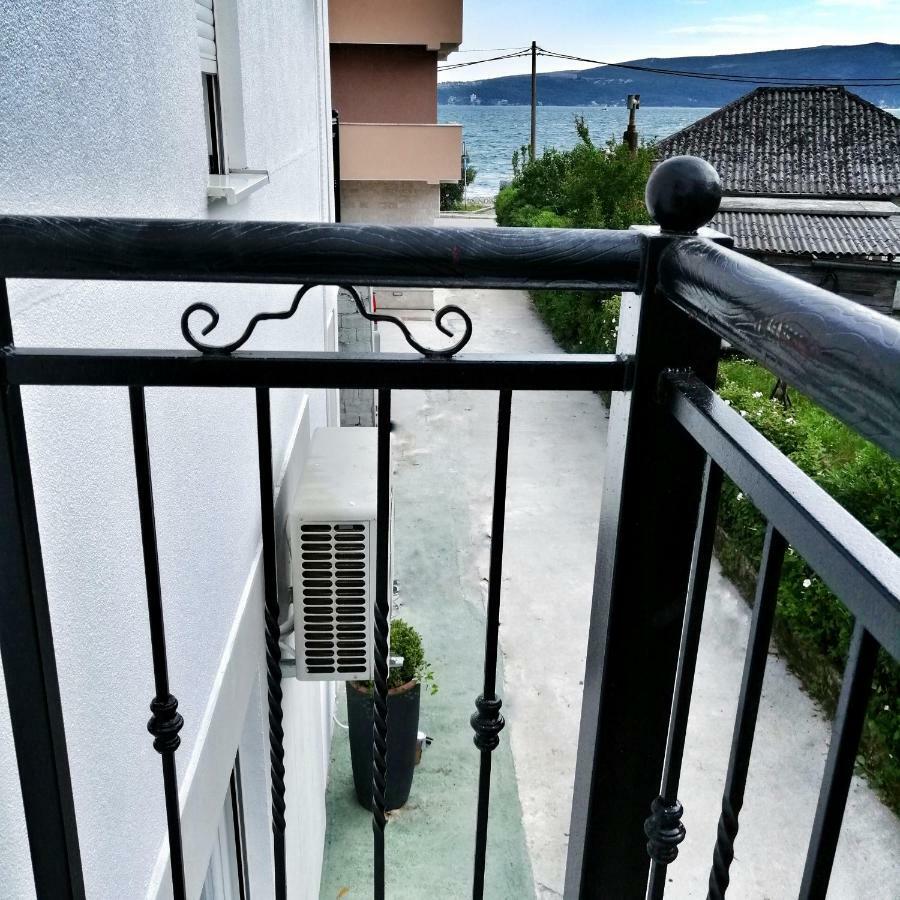 Apartments Tivat Exterior foto